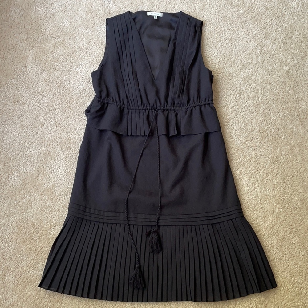 Max Studio Sleeveless Pleated Dress